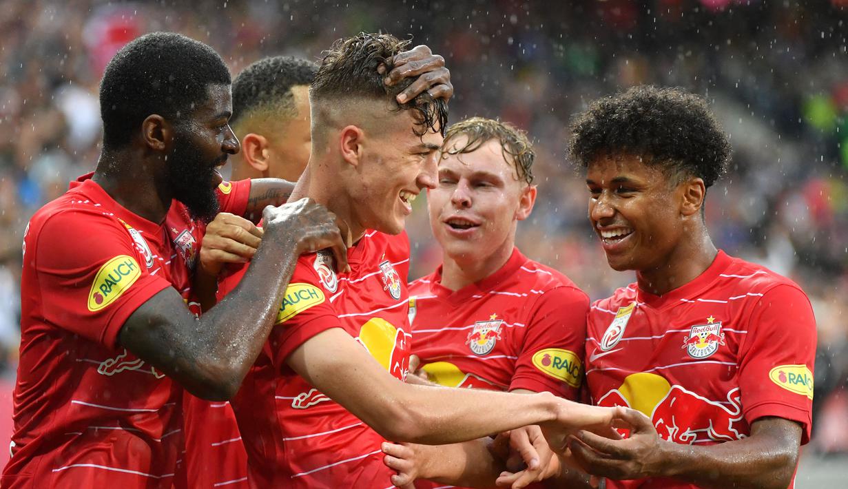 Gol tunggal Barcelona dicetak oleh Martin Braithwaite pada menit 82, sementara sang lawan memastikan kemenangan dengan dua gol yang ditorehkan oleh Luka Sucic menit 43 dan Brenden Aaronson pada menit 90+2. (Foto: AFP/Barbara Gindl)