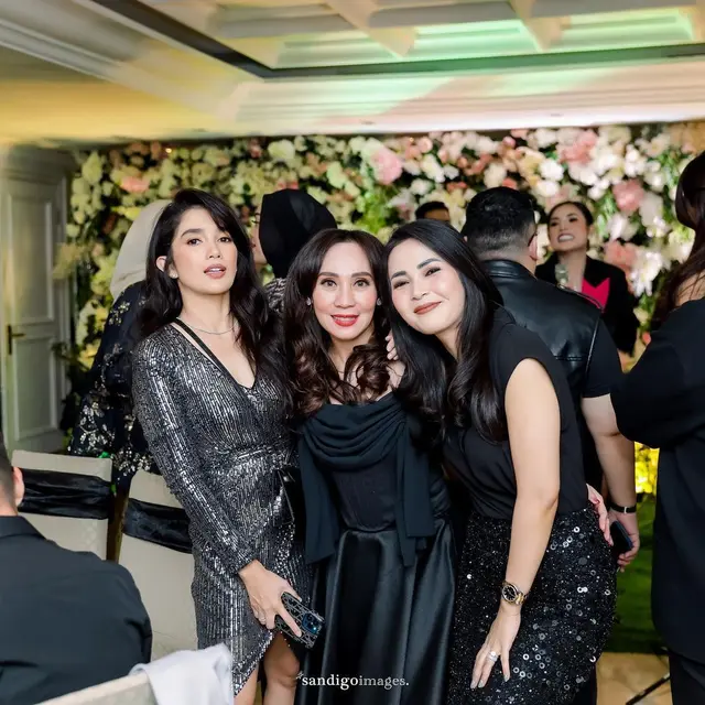 Ussy Sulistiawaty ditemani Andhika Pratama (Instagram/ussypratama)