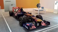 Replika mobil balap F1 selalu jadi andalan Renault di pameran otomotif (Septian/Liputan6)