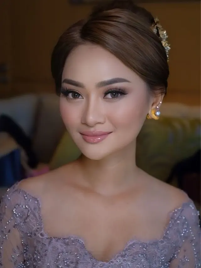 6 Beda Pesona Dua Ipar Mahalini di Acara Akad Nikahnya, Putri Delina dan Nindy Priscila dalam Balutan Kebaya Ungu Pastel