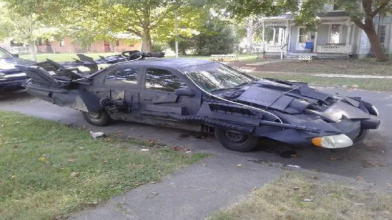 Toyota Camry Batmobile (Foto: Reddit)