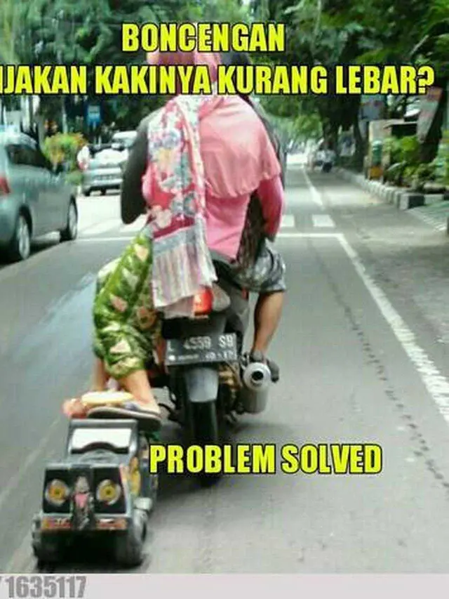 Kumpulan Potret Kocak Ibu-Ibu Dibonceng Naik Motor (ist)