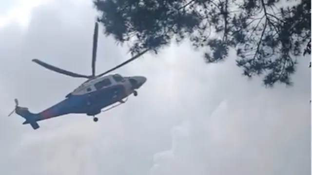 kios rusak disapu hembusan angin baling-baling helikopter. (tangkapan layar video media sosial).
