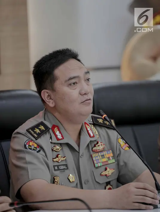 Kadiv Humas Mabes Polri Irjen Pol Muhammad Iqbal memberi keterangan terkait penangkapan Andi Arief di Jakarta, Senin (4/3). Saat ditangkap, Andi Arief dalam pengaruh narkoba. (Liputan6.com/Faizal Fanani)