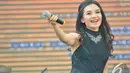  Ika Putri saat ikut meramaikan Perayaan HAM Sedunia yang digelar Komnas HAM di Jalan Latuharhary, Jakarta, Rabu (10/12/2014). (Liputan6.com/Panji Diksana)