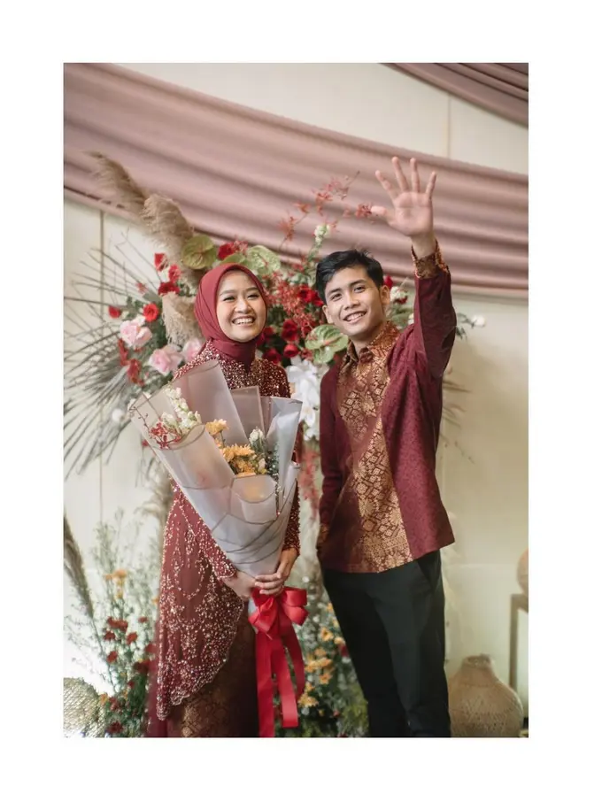 Dilamar Bintang Emon, Ini 9 Potret Menawan Alca Octaviani Berkebaya Merah Marun