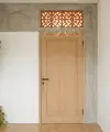 Model Pintu Kamar dengan Ventilasi Roster Kecil di Bagian Atas. Foto: AI Generated