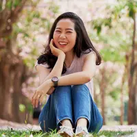 ilustrasi perempuan tertawa bahagia/PARIN.PSN/Shutterstock