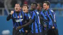 4. Inter Milan, rival sekota AC Milan ini juga harus absen pada musim ini karena penampilan buruk mereka di Serie A musim lalu. La Beneamata merupakan juara Liga Champions pada musim 2009-2010. (AFP/Valeriy Solovyev) 