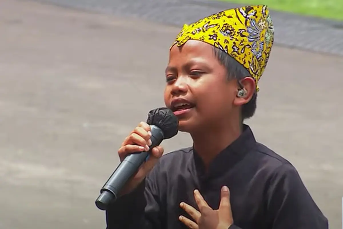 Potret Menggemaskan Penyanyi Cilik Farel Prayoga Goyang Istana Negara di HUT ke-77 RI dengan Lagu Viralnya