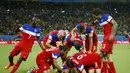 Pemain Timnas Amerika Serikat merayakan kemenangan atas Ghana 2-1 di babak penyisihan Piala Dunia Grup G di di Dunas Arena, Brasil, (17/6/2014). (REUTERS/Stefano Rellandini)