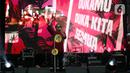 Grup band Tipe-X tampil pada acara doa bersama dan konser amal Salam Satu Jiwa di Bekasi, Jawa Barat, Minggu (8/1/2023). Konser ini merupakan bentuk dukungan dan solidaritas terhadap korban tragedi Kanjuruhan Malang. (Liputan6.com/Herman Zakharia)