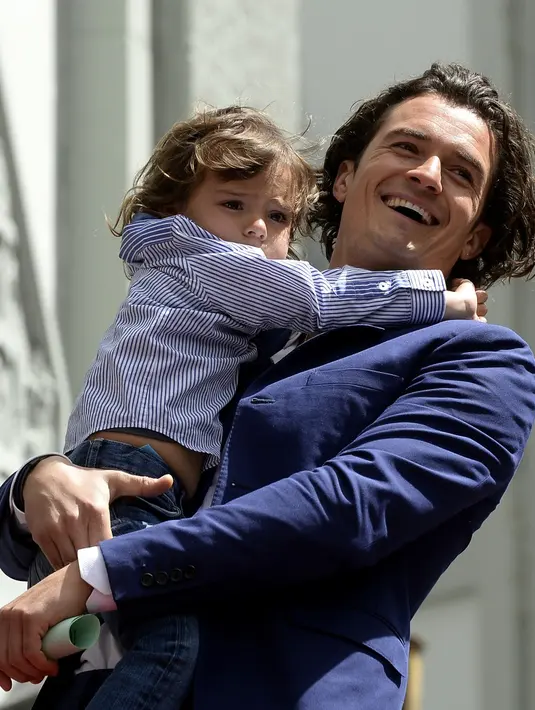 Selain Orlandom, Johnny Depp sudah dipastikan terlebih dahulu untuk kembali memerankan tokoh bajak laut nyentrik, Jack Sparrow. Serta Geoffrey Rush yang berperan sebagai Kapten Barbossa. (Bintang/EPA)