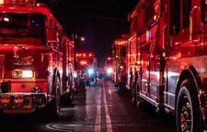 Ilustrasi Pemadam Kebakaran. (dok. Unsplash.com/Connor Betts)