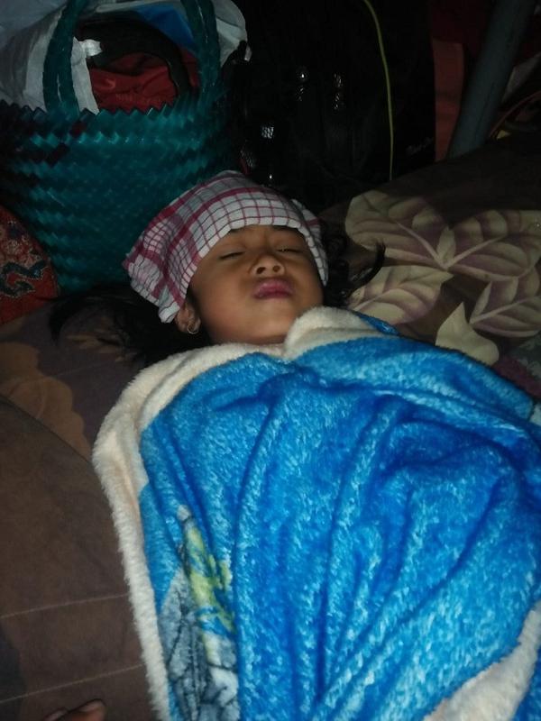 Anak-anak korban gempa Lombok mulai jatuh sakit. (Istimewa)