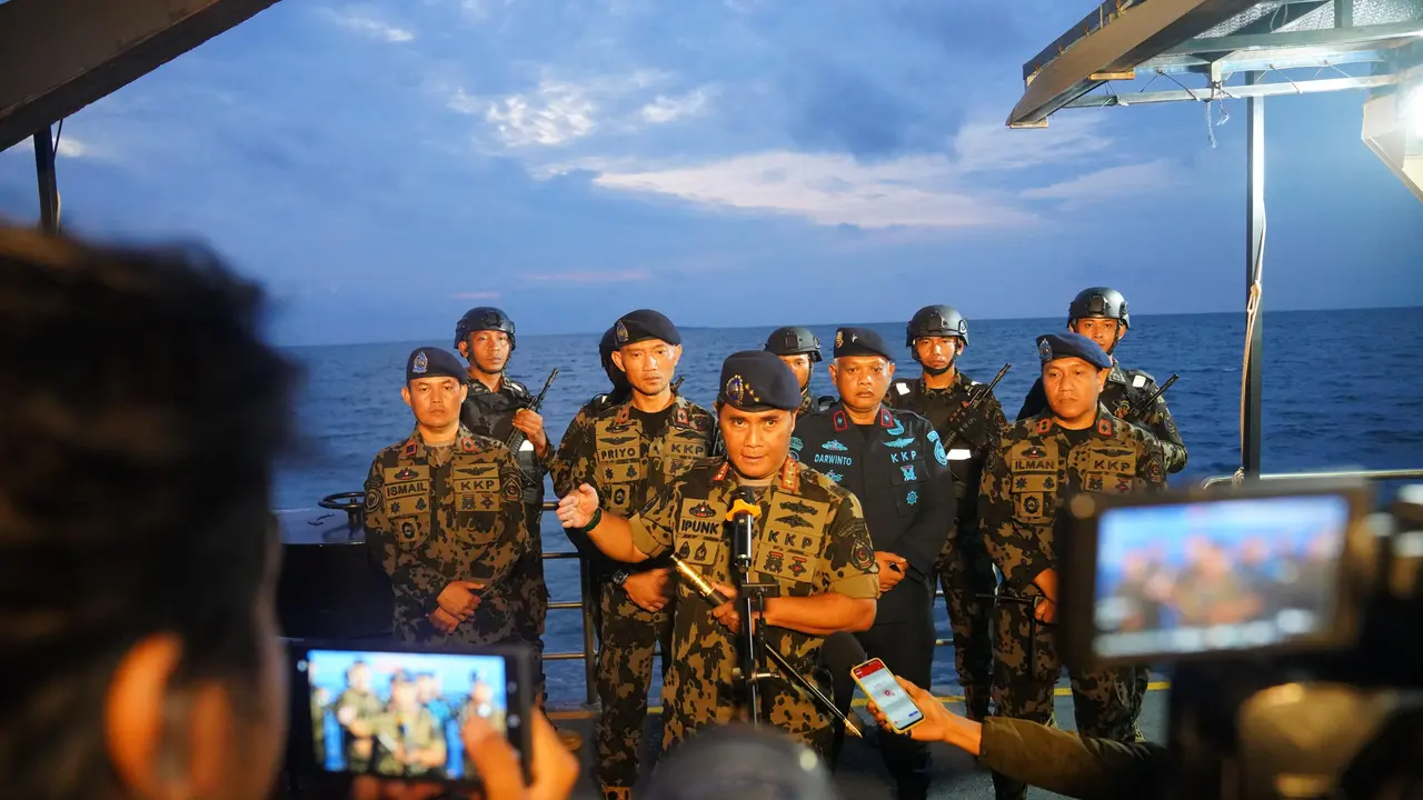 Kementerian Kelautan dan Perikanan (KKP) resmi menyegel pagar laut sepanjang 30,16 kilometer (km) di pesisir Kabupaten Tangerang. (Foto: KKP)