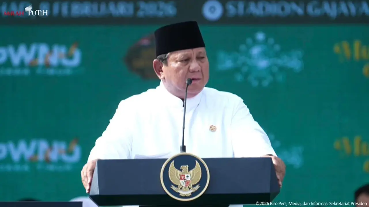 Presiden Prabowo Subianto saat memberikan sambutan dalam acara Mujahadah Kubro Satu Abad Nahdlatul Ulama (NU) di Malang, Jawa Timur, Minggu (8/2/2026).
