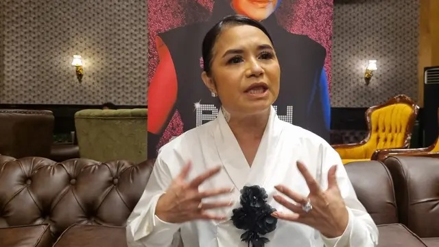 Ruth Sahanaya saat jumpa pers konser 40 tahun perjalanan karirnya di 1920 Lounge, Kemang, Jakarta.