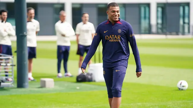 Foto: Momen Semringah Kylian Mbappe saat Kembali Berkumpul Bersama Skuat PSG