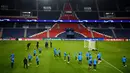 Para pemain RB Leipzig melakukan latihan jelang laga Liga Champions di Stadion Parc des Princes, Paris, Selasa (24/11/2020). RB Leipzig akan berhadapn dengan Paris Saint-Germain. (AFP/Frank Fife)