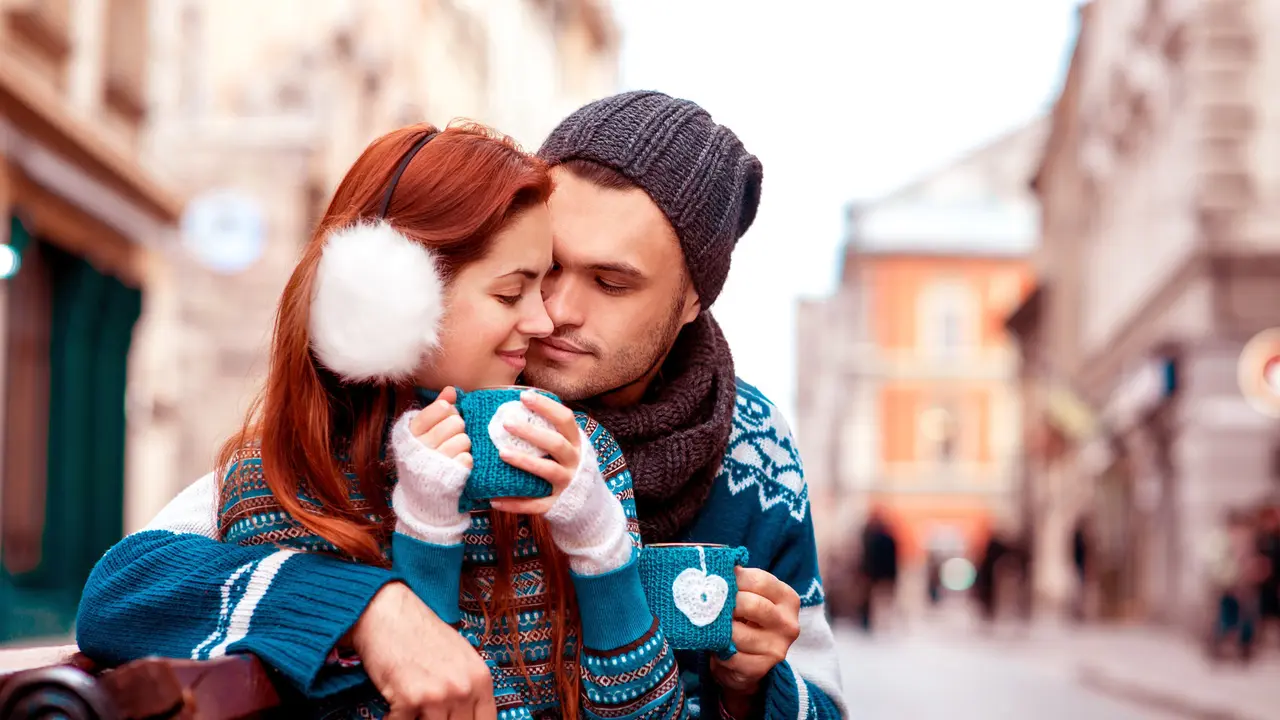 [Bintang] Nggak Bisa Jauh dari Pacarnya, 3 Zodiak Ini Nggak Bakat LDR