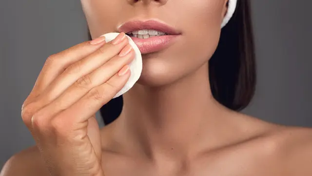 Tertutup Masker atau Tidak, Tampilan Bibir Transferproof yang Cantik Itu Tetap Penting Lho!