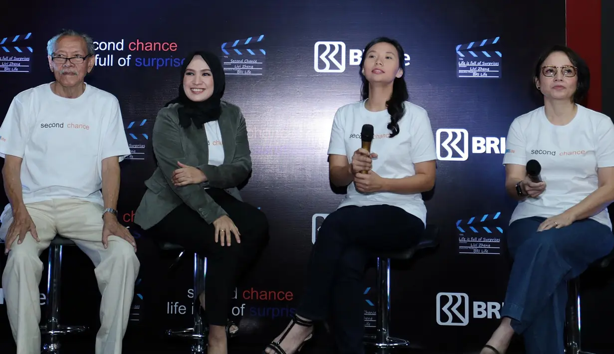 Sebuah tantangan tersendiri bagi sutradara tanah air yang juga dikenal di Hollywood itu saat menggarap film pendek. Bisa dikatakan lebih mudah durasi panjang, lantaran bisa lebih mudah mendalami karakter. (Deki Prayoga/Bintang.com)