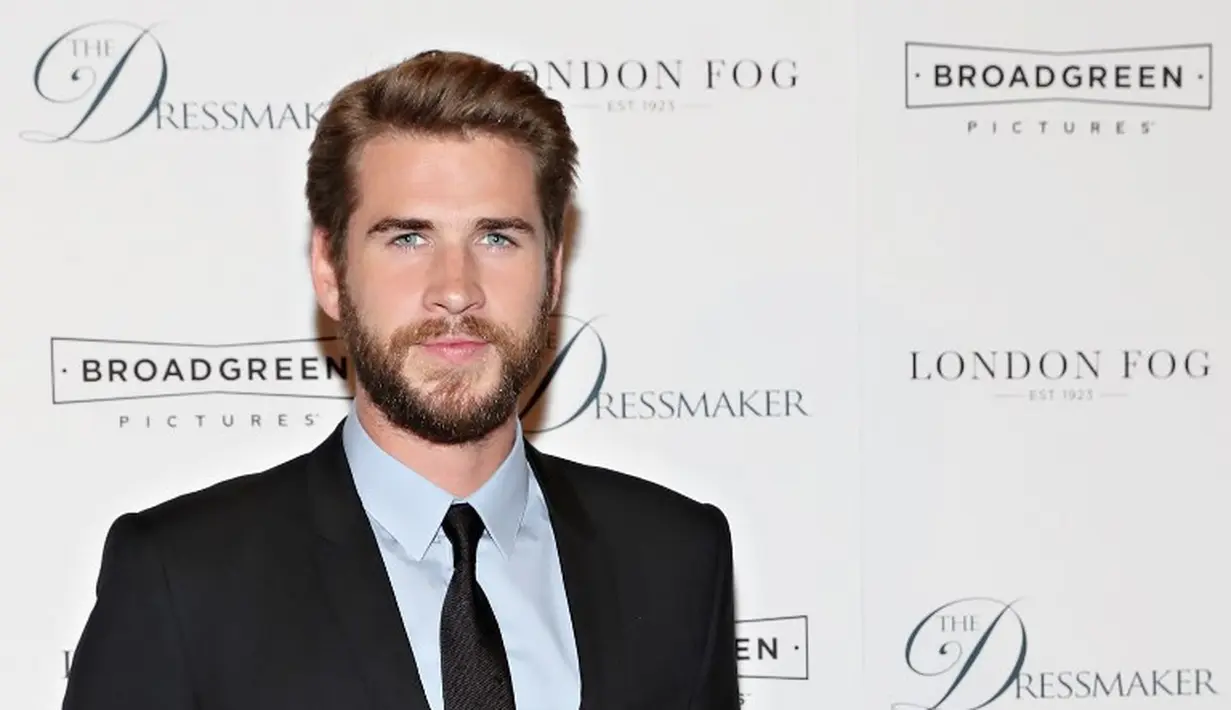 Tahu nggak kalau Liam Hemsworth yang pertama kali ditawari peran Thor? Namun Marvel pun memanggil sang kakak dan Chris ternyata lebih cocok memegang peran tersebut. Kira-kira mereka sempat berantem nggak ya? (CINDY ORD / GETTY IMAGES NORTH AMERICA / AFP)