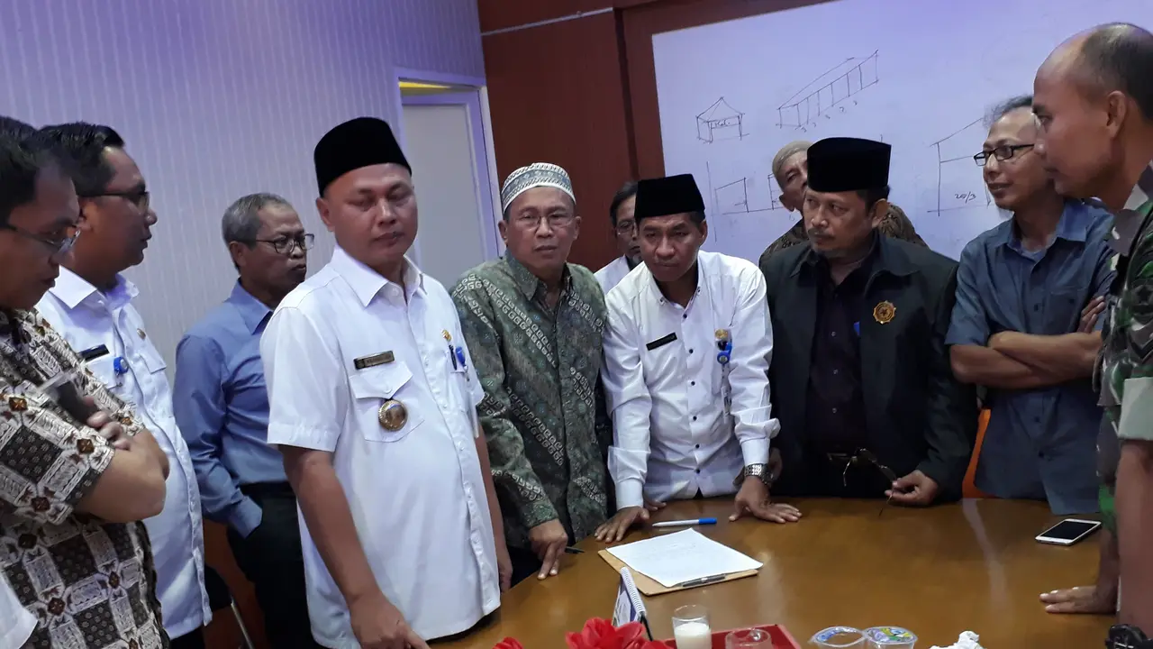 Mediasi warga Perumahan Taman Asri RW 012, Kelurahan Gaga, Kecamatan Larangan, Kota Tangerang. (Liputan6.com/Pramita)