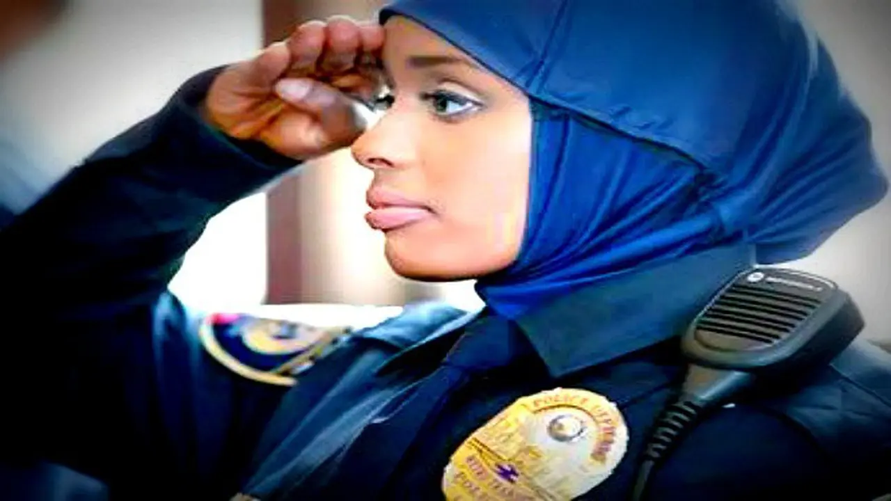 Dua Abad Bertahan, Polwan Kepolisian Mounties Kini Pakai Jilbab 