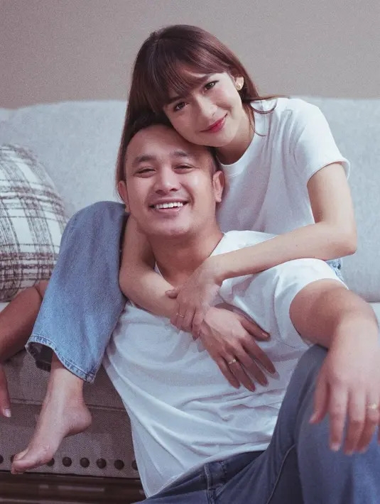 Gilang Dirga dan Adiezty Firza (Instagram/adieztyfersa)