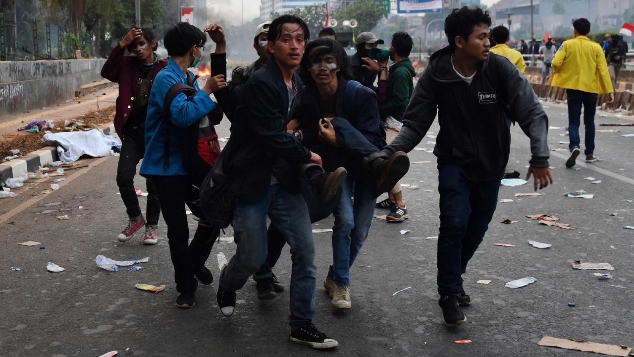 Mereka yang Tumbang dalam Demo Mahasiswa di DPR