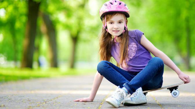 Si Kecil Mau Main Skateboard Bolehin Nggak Ya Lifestyle Fimela Com