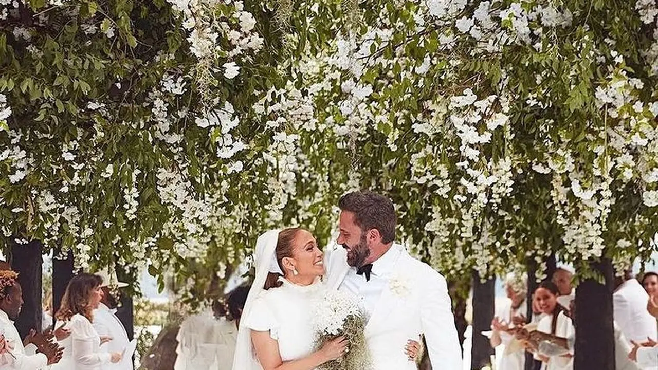 Potret pesta pernikahan Jennifer Lopez dan ben Affleck di Georgia. (Foto: Instagram/wed_vibes)