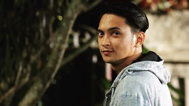 6 Potret Terbaru Reiner Manopo, Aktor Sinema yang Masih Single di Usia 33 Tahun