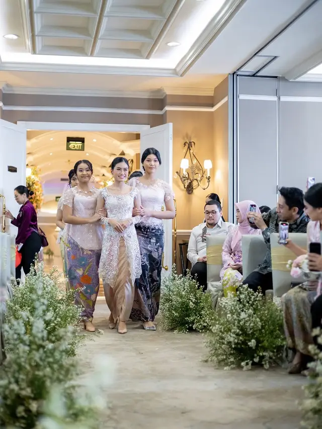 6 Potret Pertunangan Namira Adjani Anak Alya Rohali,