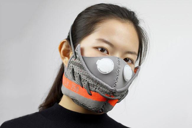 Salah satu masker terbaik karya Zhijun | Photo: Copyright hypebeast.com