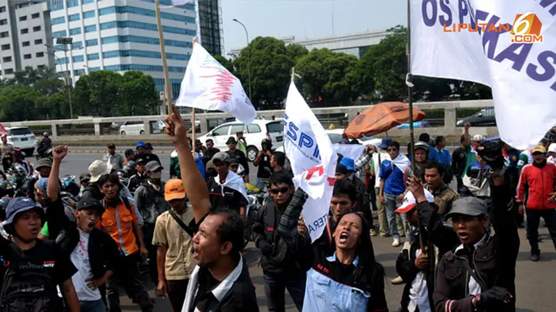 demo-buruh-2-130923c.jpg