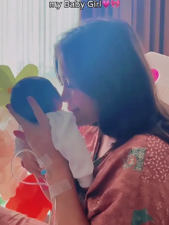 Jessica Iskandar Unggah Video Bersama Anak Perempuannya