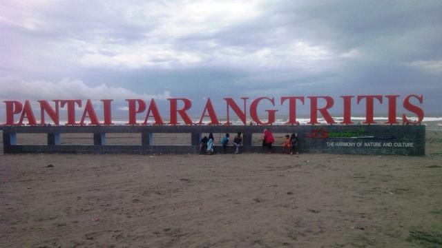 Libur Panjang Pantai Parangtritis Jadi Primadona Turis