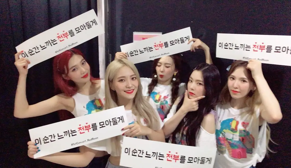"Kami bangga dan senang bisa tampil di sebuah tempat yang punya makna mendalam," ujar Red Velvet. (Foto: instagram.com/redvelvet.smtown)