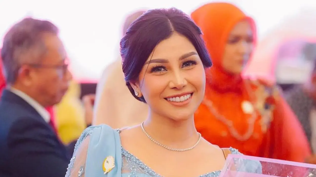 Nisya Ahmad, Adik Raffi Ahmad saat Pelantikan Anggota DPRD Provinsi Jawa Barat