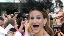 Aktris Sarah Jessica Parker mulai menanjak karirnya di dunia akting saat berperan sebagai Carrie Bradshaw di serial TV HBO, Sex and the City. (Instagram@actresseswithoutteeth)