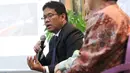 Staf Khusus Kementrian Kordinator Bidang Kemaritiman Indonesia Purbaya Yudi Sadewa memberi pemaparan saat diskusi tentang BUMN di Jakarta, Rabu (19/7). (Liputan6.com/Angga Yuniar)
