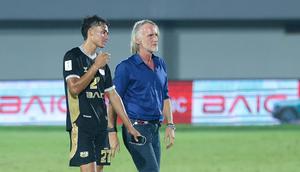 Butuh waktu lebih dari tiga bulan bagi Rafael Struick mencetak gol untuk Dewa United. Kurun waktu yang tentu saja tidak sebentar untuk ukuran striker. (Bola.com/M Iqbal Ichsan)