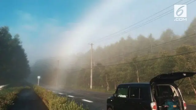 VIDEO: Pria Ini Buktikan bahwa Pelangi Ada Ujungnya