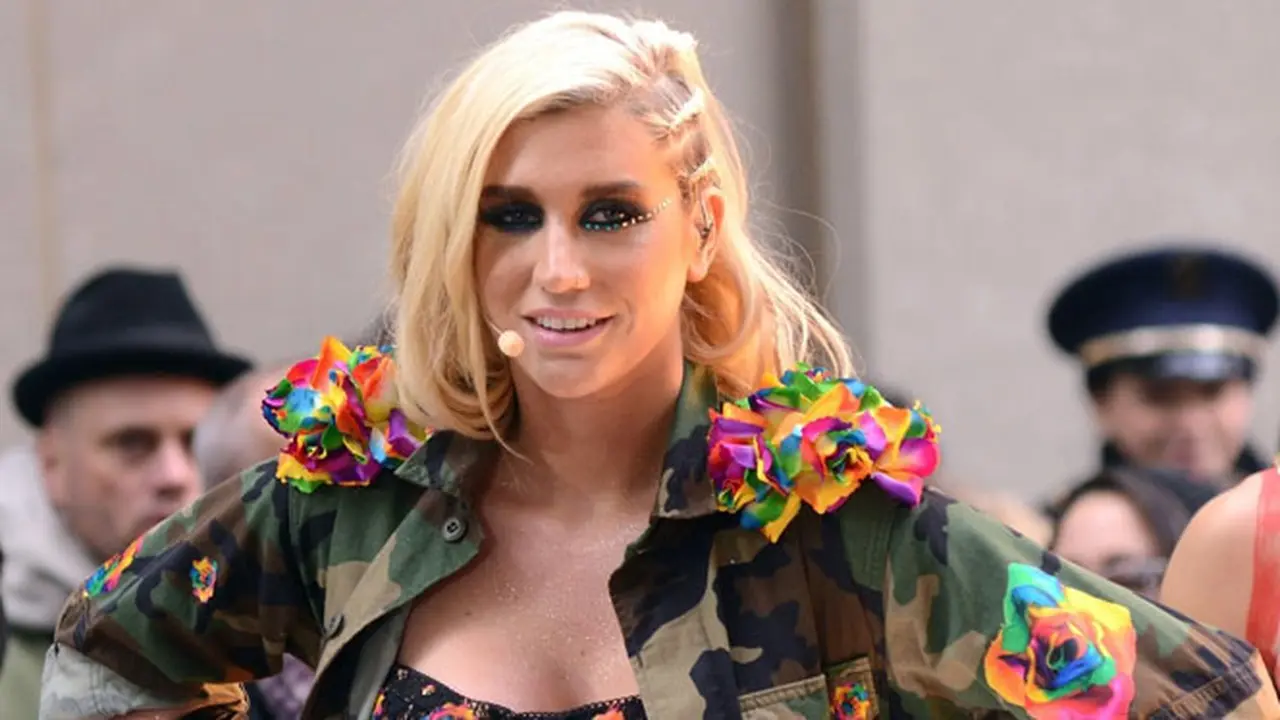 kesha-140114c.jpg