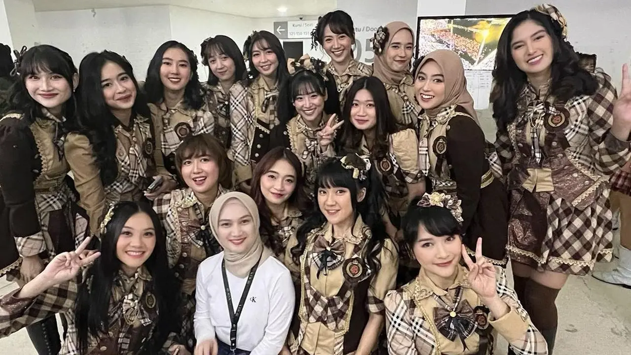 Penampilan Nabilah Ayu yang Tetap Berhijab untuk Konser 10 Tahun JKT48
