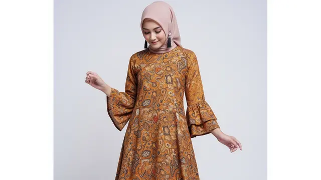 Tren Batik Kombinasi Lengan Ruffle 2025/Ilustrasi AI