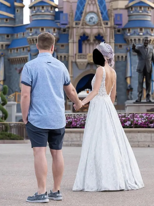 10 Outfit Nyeleneh Mempelai Pria di Hari Pernikahan, Enggak Cocok dengan Pasangan